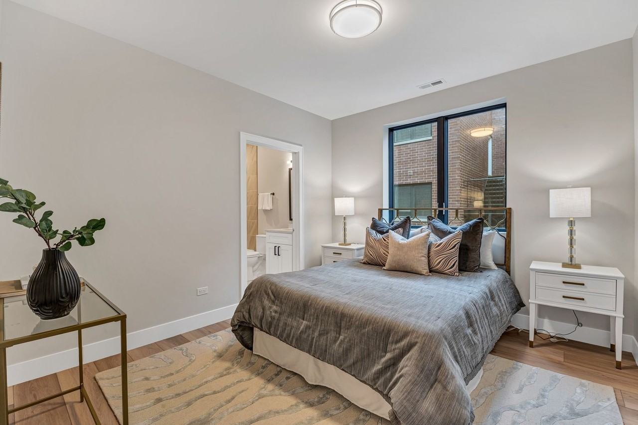 1214 W Carmen Ave #201 - Photo 5 of 15