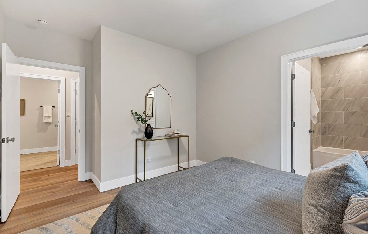 1214 W Carmen Ave #201 - Photo 6 of 15