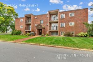 featured image of 221 7th St N