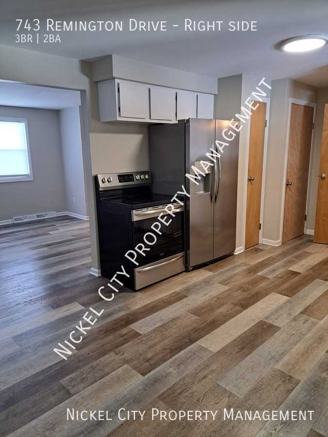 743 Remington Dr - Photo 4 of 21