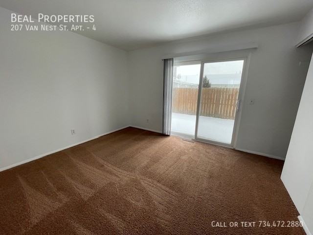 207 Van Nest St #4 - Photo 5 of 7