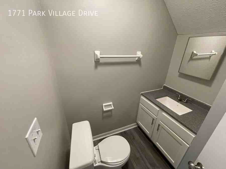 1771 Park Village Dr - Photo 7 of 30