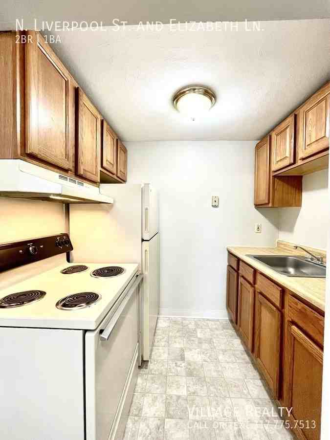 Liverpool & Elizabeth Ln. #L - Photo 3 of 49