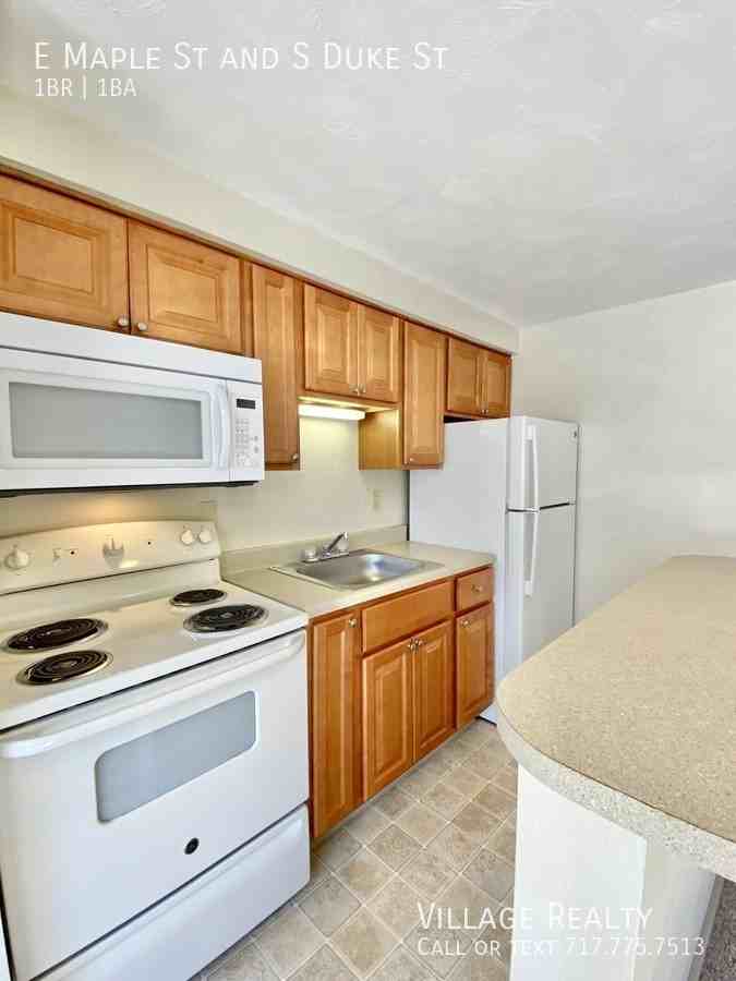 Maple & S Duke St #B - Photo 2 of 40