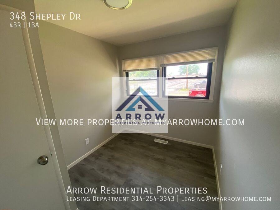 348 Shepley Dr - Photo 7 of 20