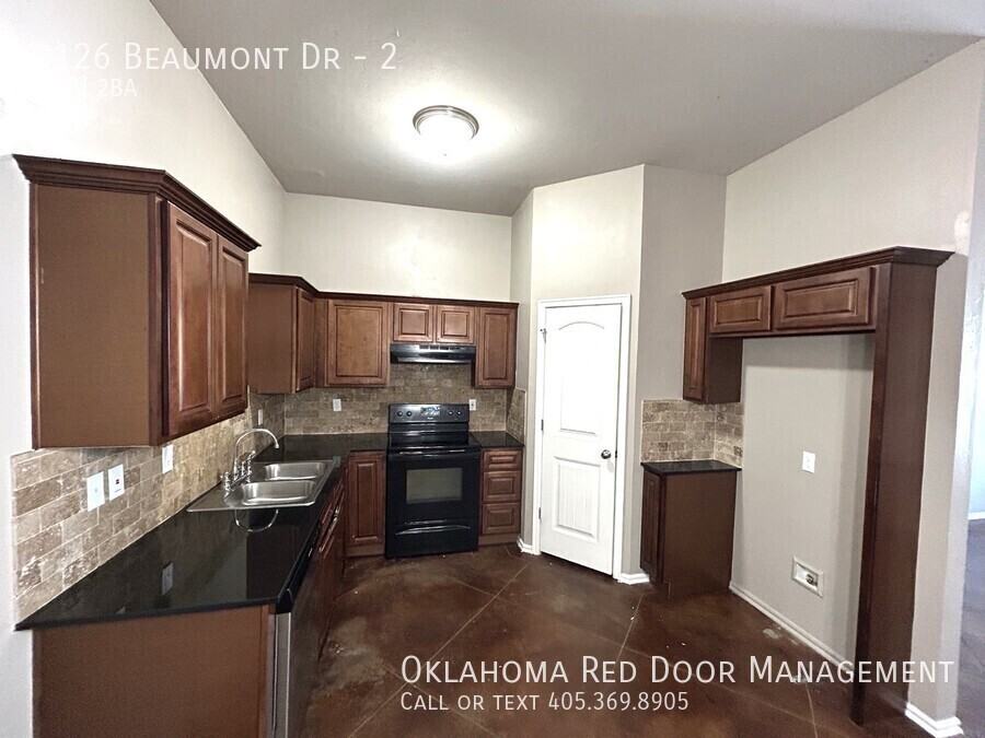 2126 Beaumont Dr #2 - Photo 3 of 26