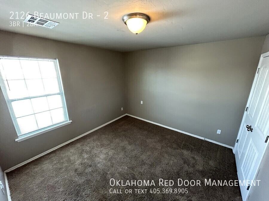 2126 Beaumont Dr #2 - Photo 5 of 26