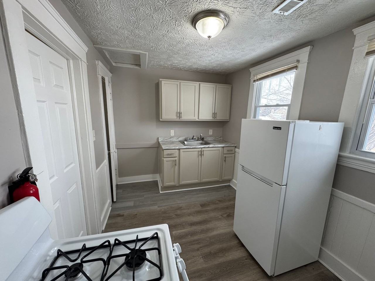 3026 Monroe Avenue - 3026 Monroe Ave #5 - Photo 4 of 15