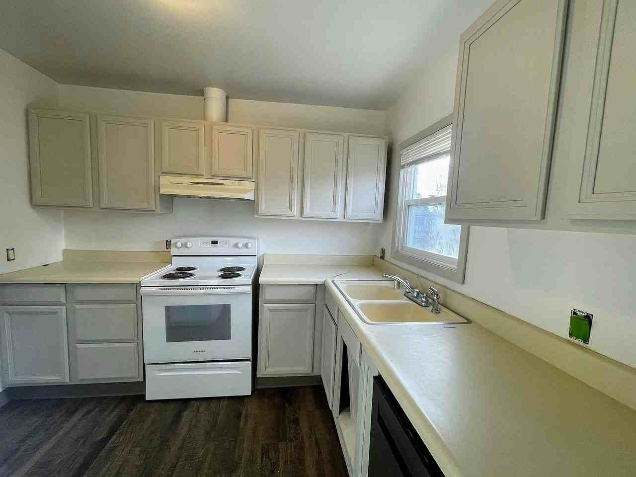 4619 North Howard Street - Photo 3 of 16