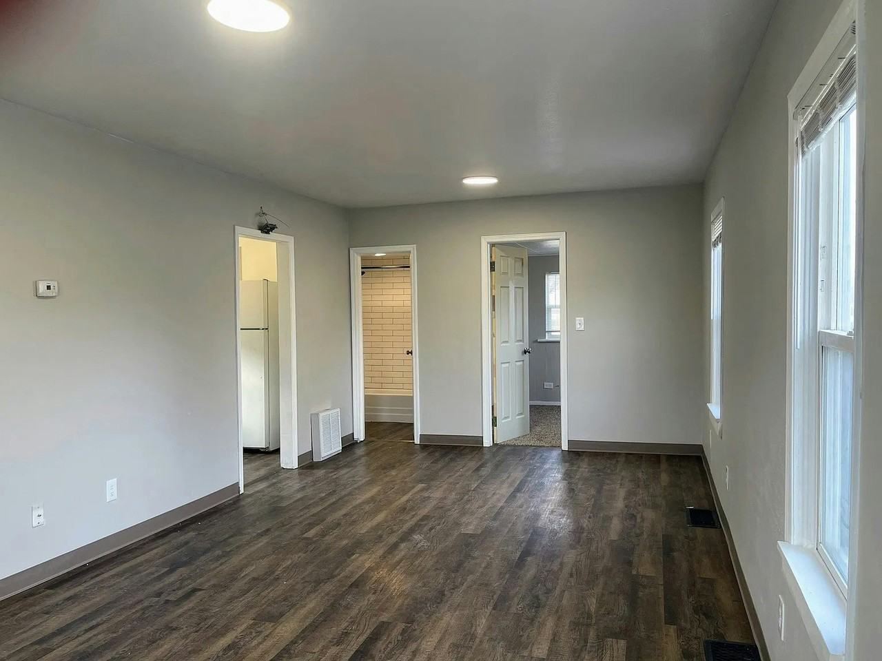 4619 North Howard Street - Photo 4 of 16