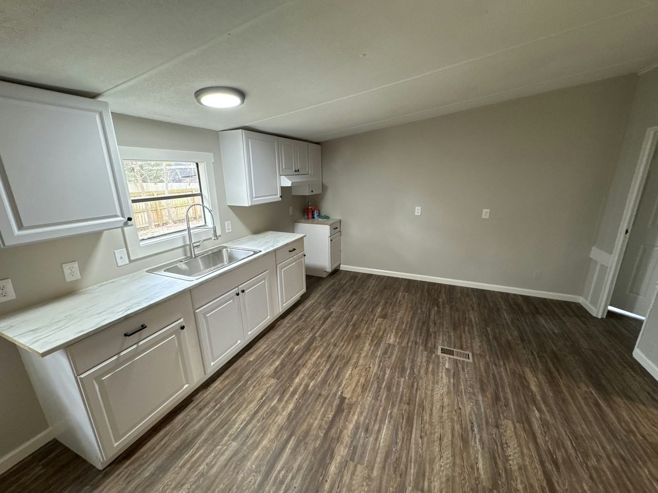 495 Holly Hill Road - Photo 4 of 11