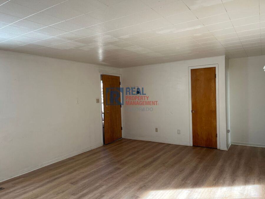 1103 1/2 Emigh St - Photo 4 of 14