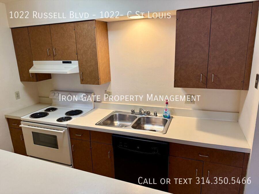 1022 Russell Blvd - Photo 3 of 12