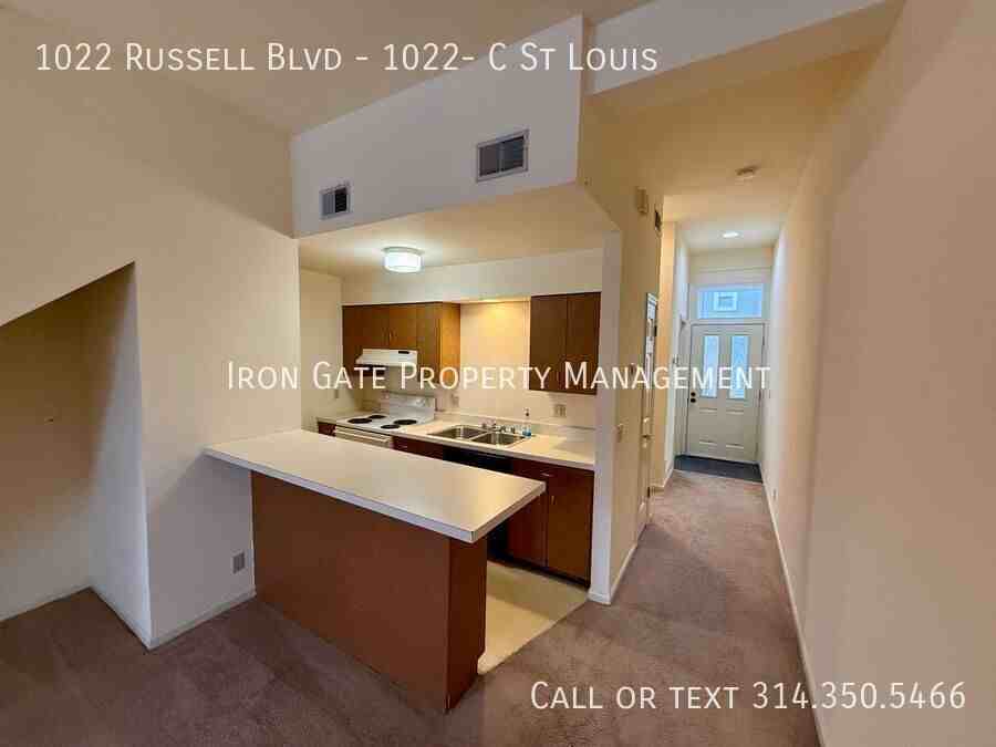 1022 Russell Blvd - Photo 4 of 12