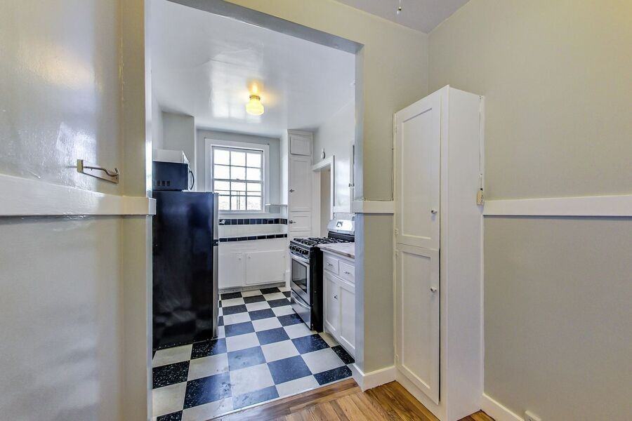 6048 Monroe Ave - Photo 6 of 24