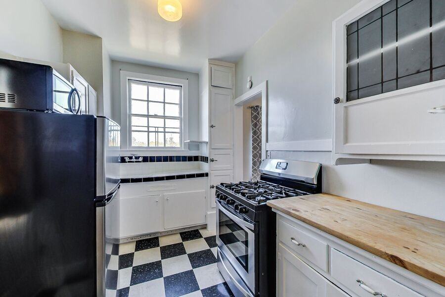 6048 Monroe Ave - Photo 7 of 24