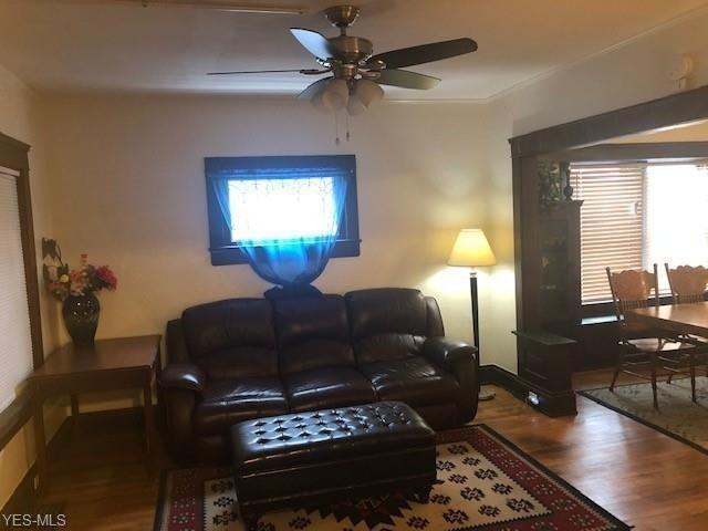 4509 Bush Avenue, Unit Up - Photo 7 of 12