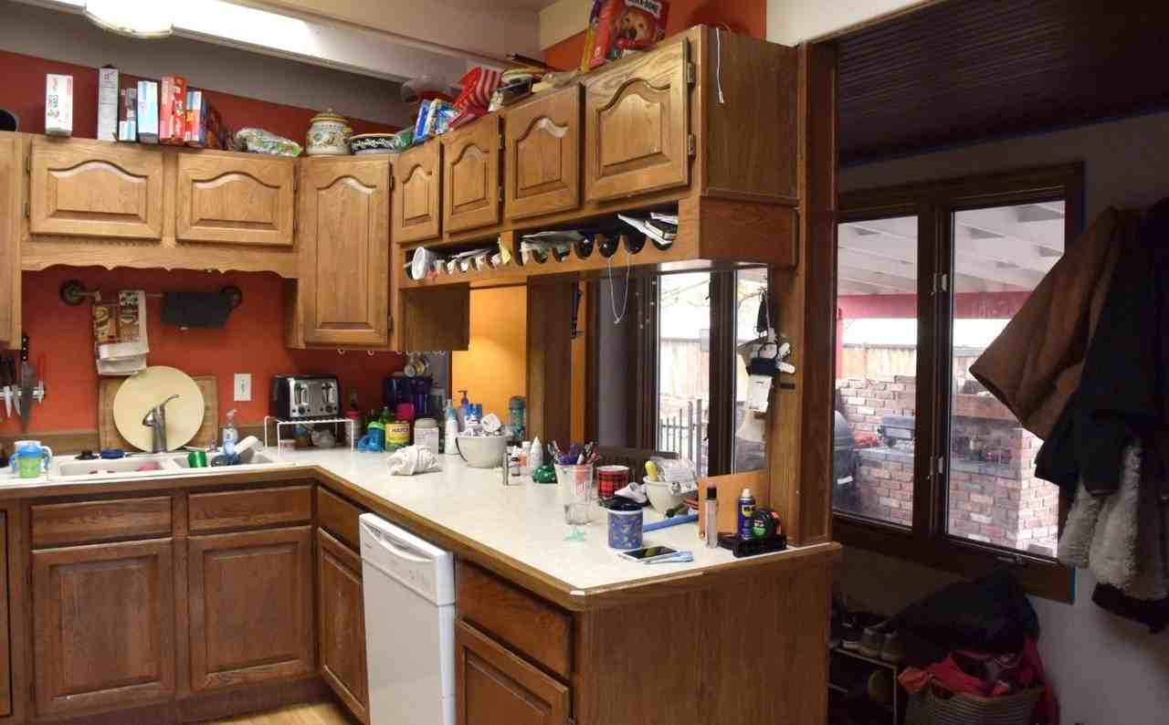 1900 34th St - Photo 4 of 5