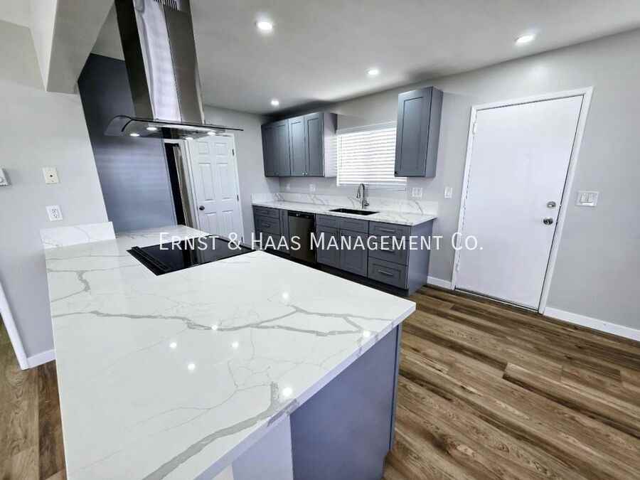 319 Walnut Ave #01 - Photo 4 of 21