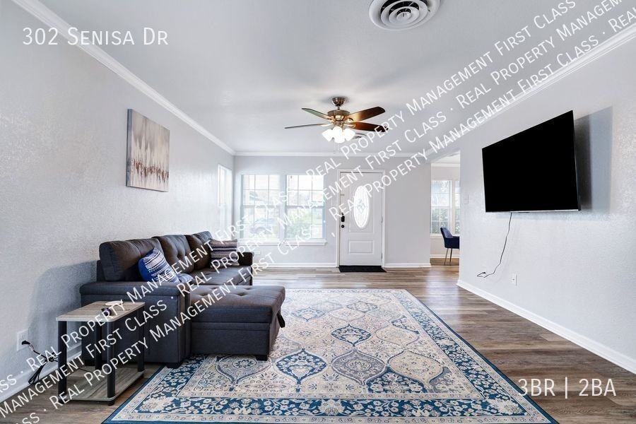 302 Senisa Dr - Photo 3 of 24