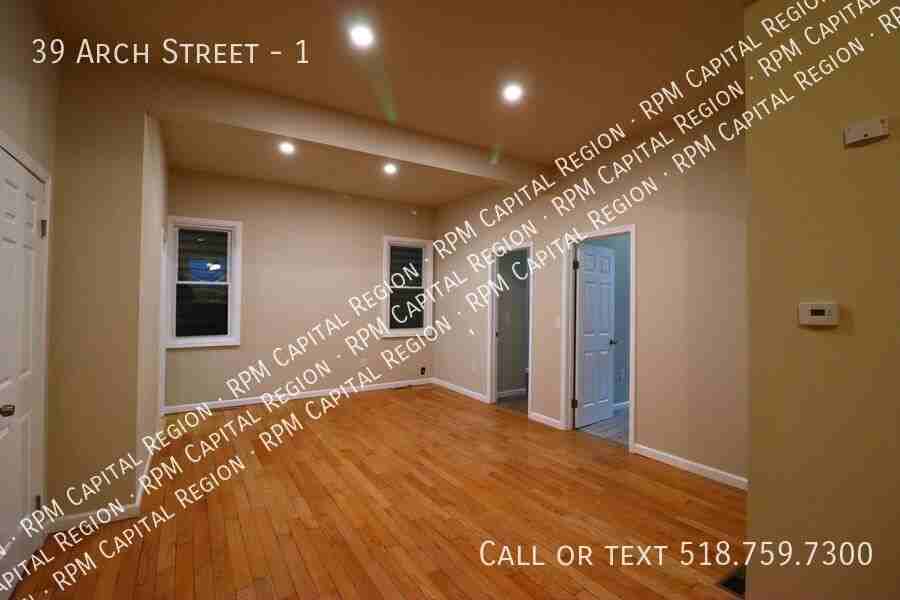 39 Arch St #1 - Photo 3 of 9