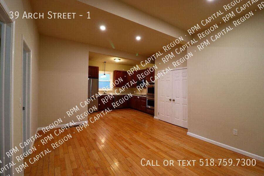 39 Arch St #1 - Photo 4 of 9