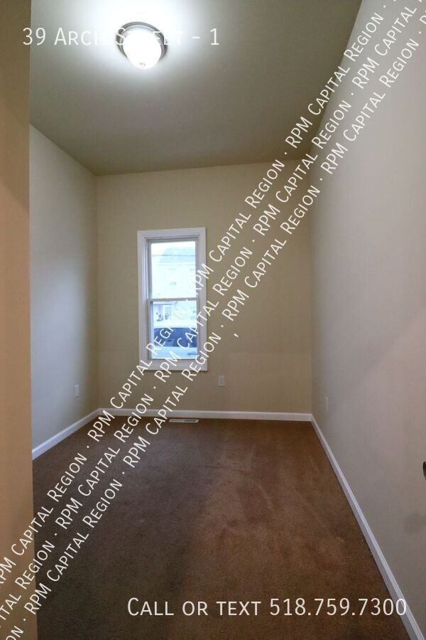 39 Arch St #1 - Photo 5 of 9