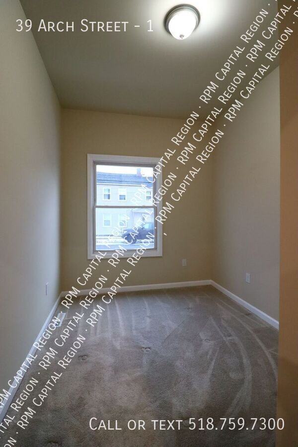 39 Arch St #1 - Photo 6 of 9