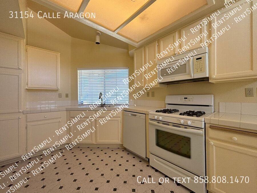 31154 Calle Aragon - Photo 5 of 19