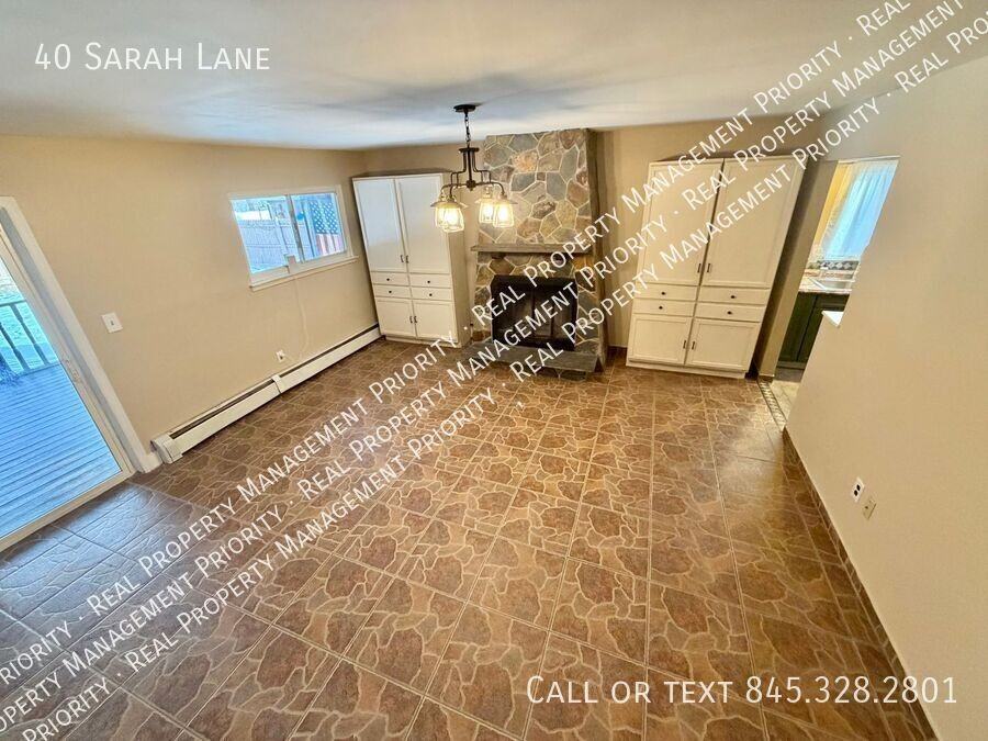 40 Sarah Ln - Photo 4 of 24