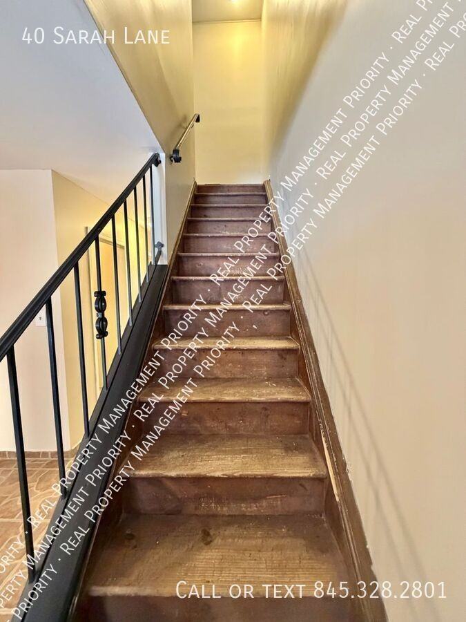 40 Sarah Ln - Photo 7 of 24