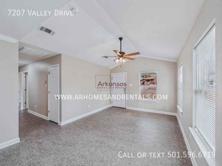 7207 Valley Dr - Photo 2 of 12