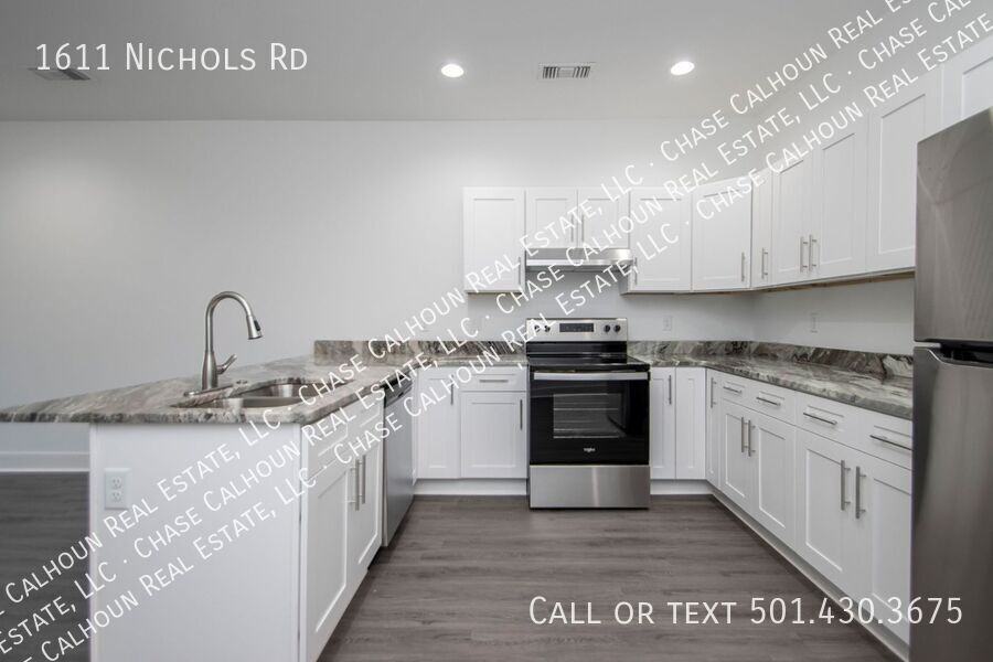 1611 Nichols Rd - Photo 4 of 39