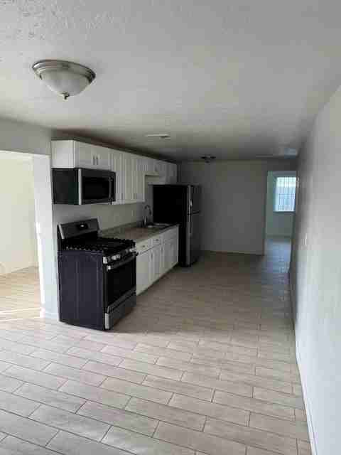 2131 S 4th Ave #2 - Photo 5 of 20