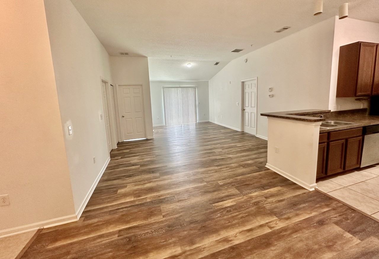 209 Larkin Place - 108Unit 108 #108 - Photo 3 of 20