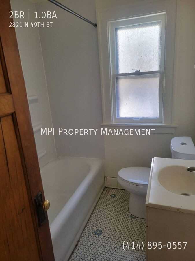 2821 N 49th St - Photo 3 of 12