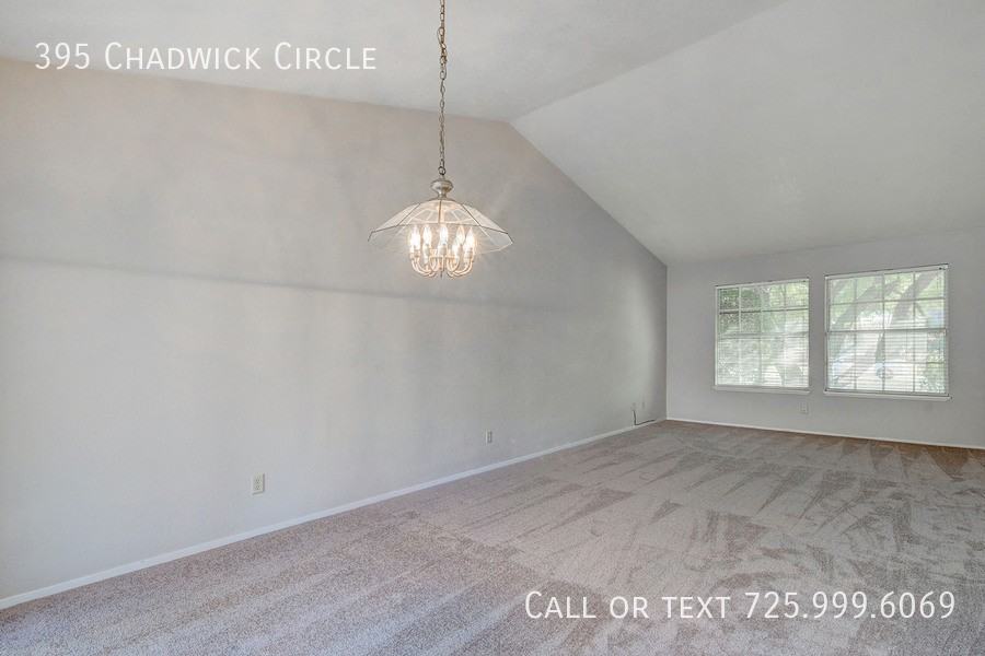 395 Chadwick Cir - Photo 4 of 37