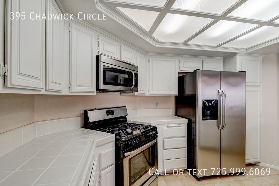 395 Chadwick Cir - Photo 5 of 37