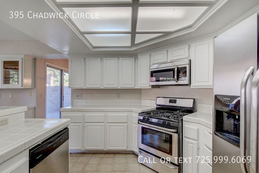 395 Chadwick Cir - Photo 7 of 37