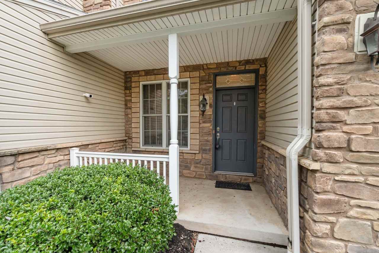 103 Scully Pl - Photo 2 of 27