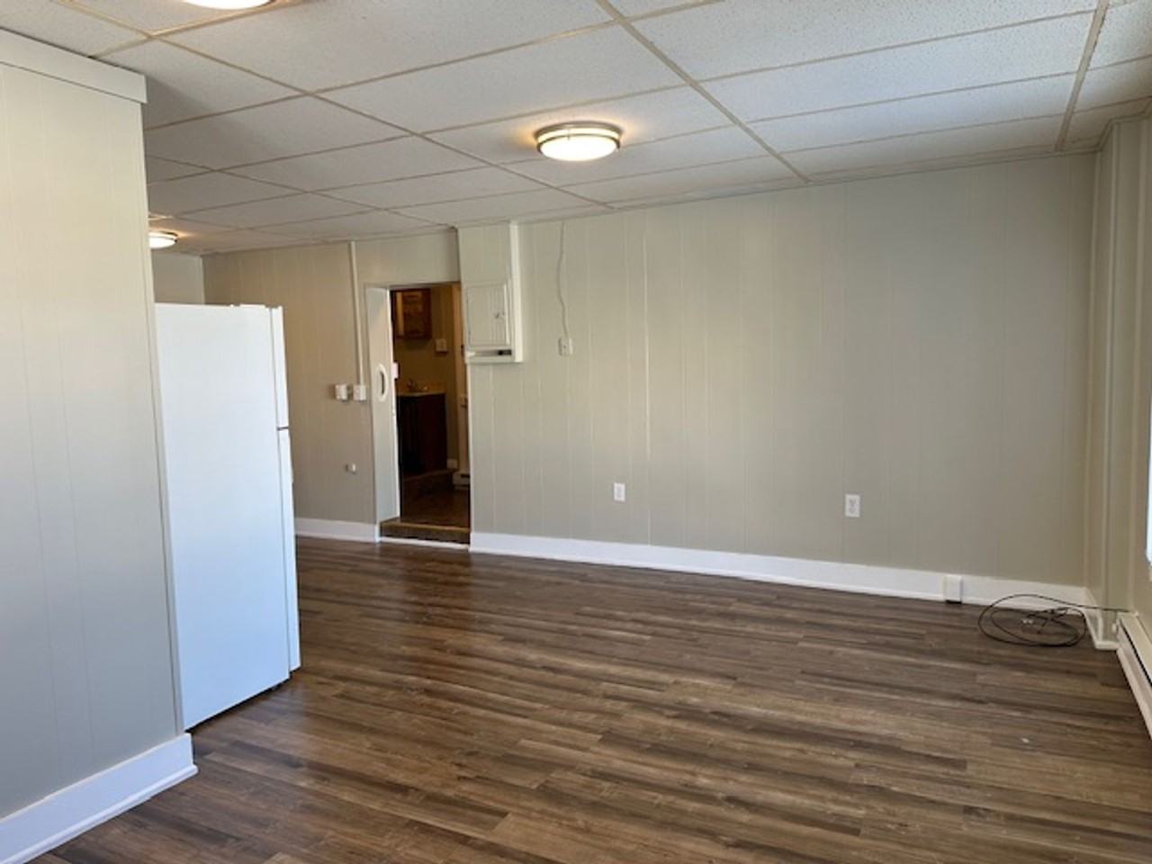 217 Walnut St - Photo 2 of 9