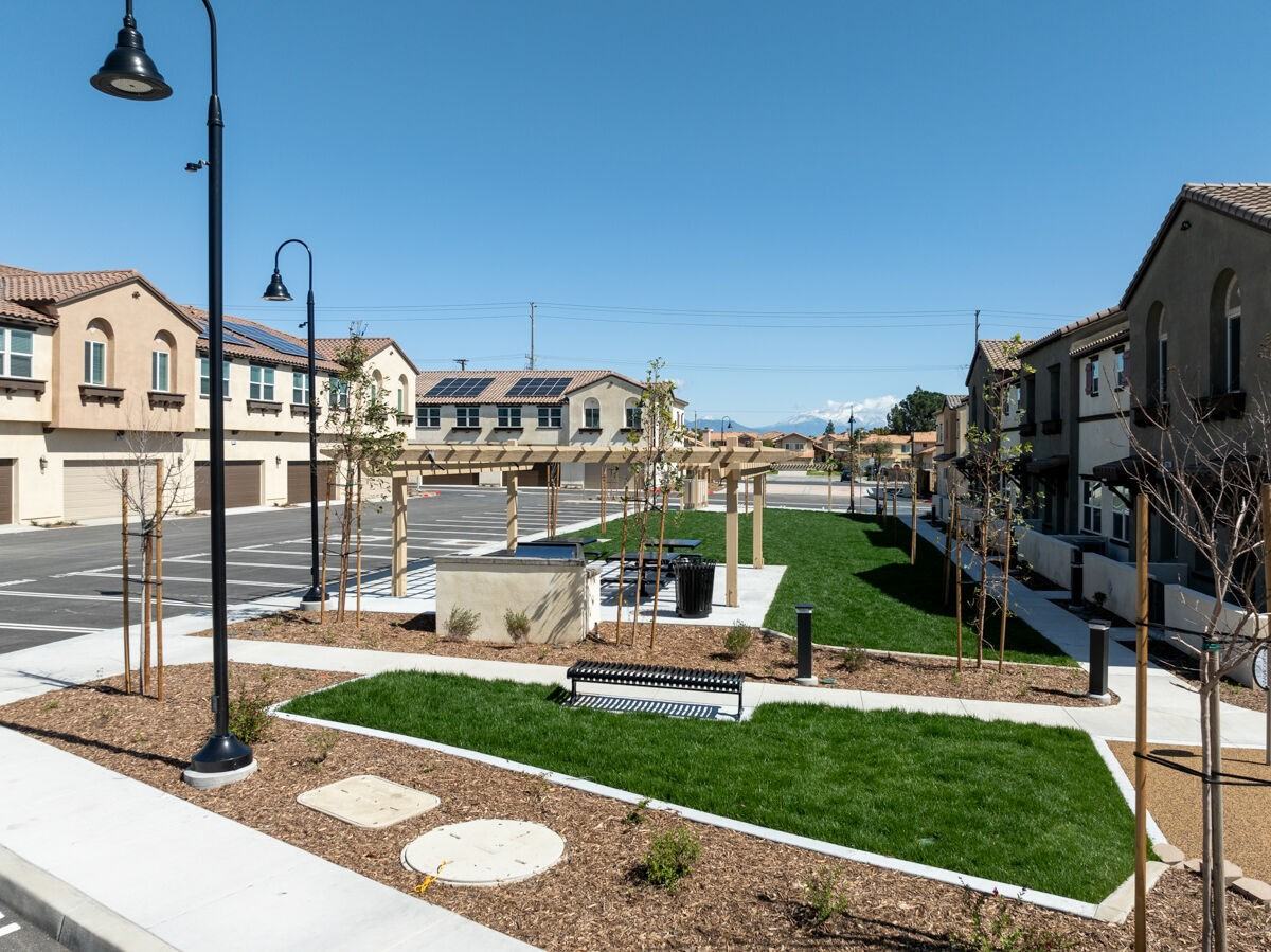 Calista Luxury Townhomes - Photo 3 of 30