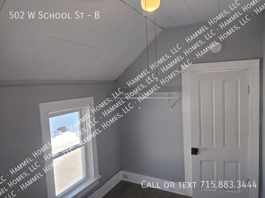 502 W School St #B - Photo 7 of 34