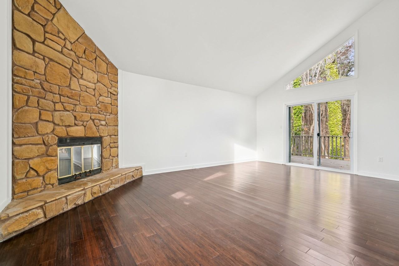 21 Winchester Ct - Photo 5 of 25