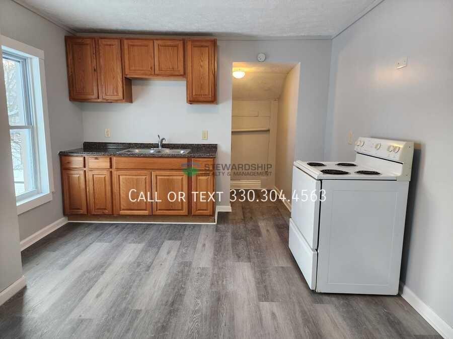 406 1st St Se - Photo 2 of 17