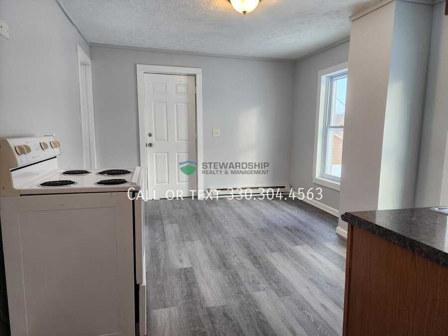 406 1st St Se - Photo 3 of 17