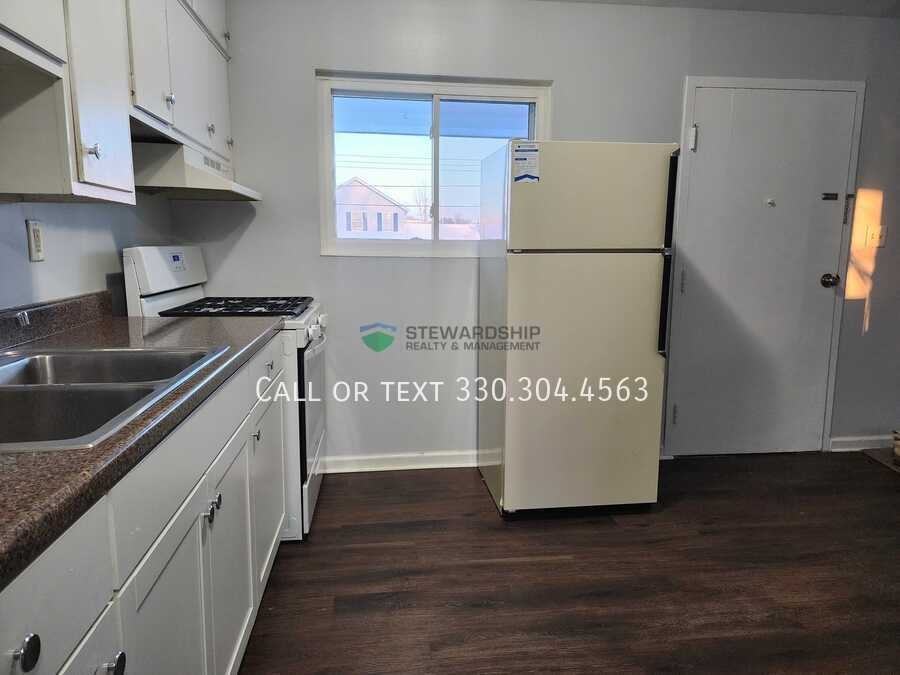 1440 Virginia Ave - Photo 5 of 24