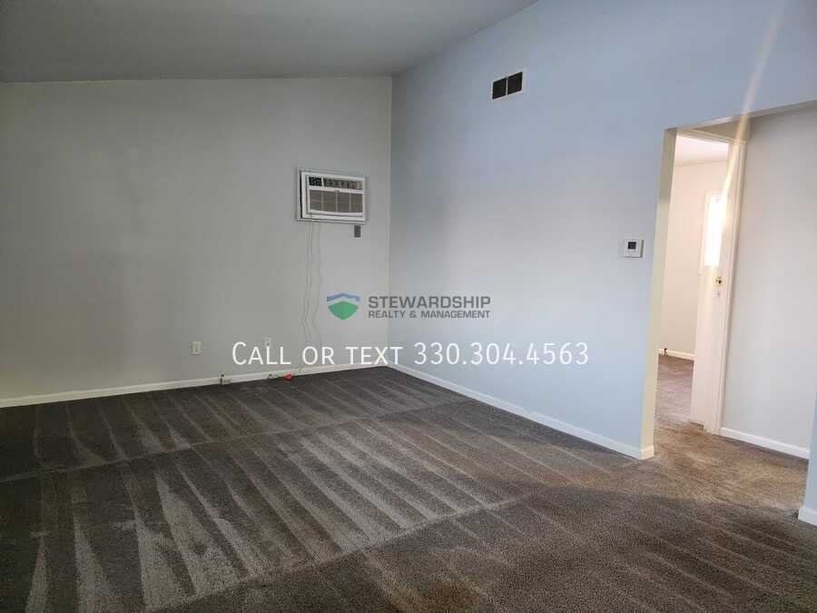 1440 Virginia Ave - Photo 6 of 24