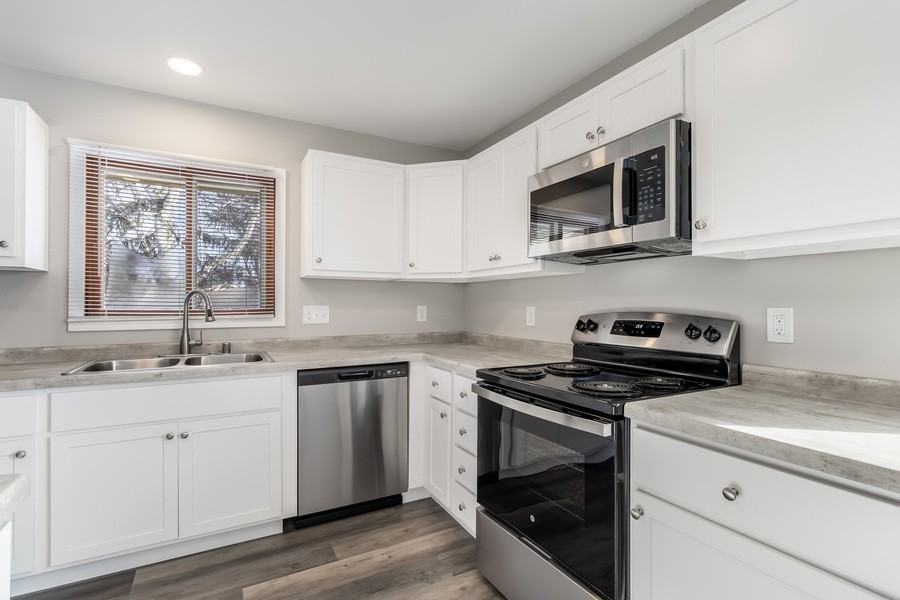 W127N12303 Knollwood Dr - Photo 2 of 26