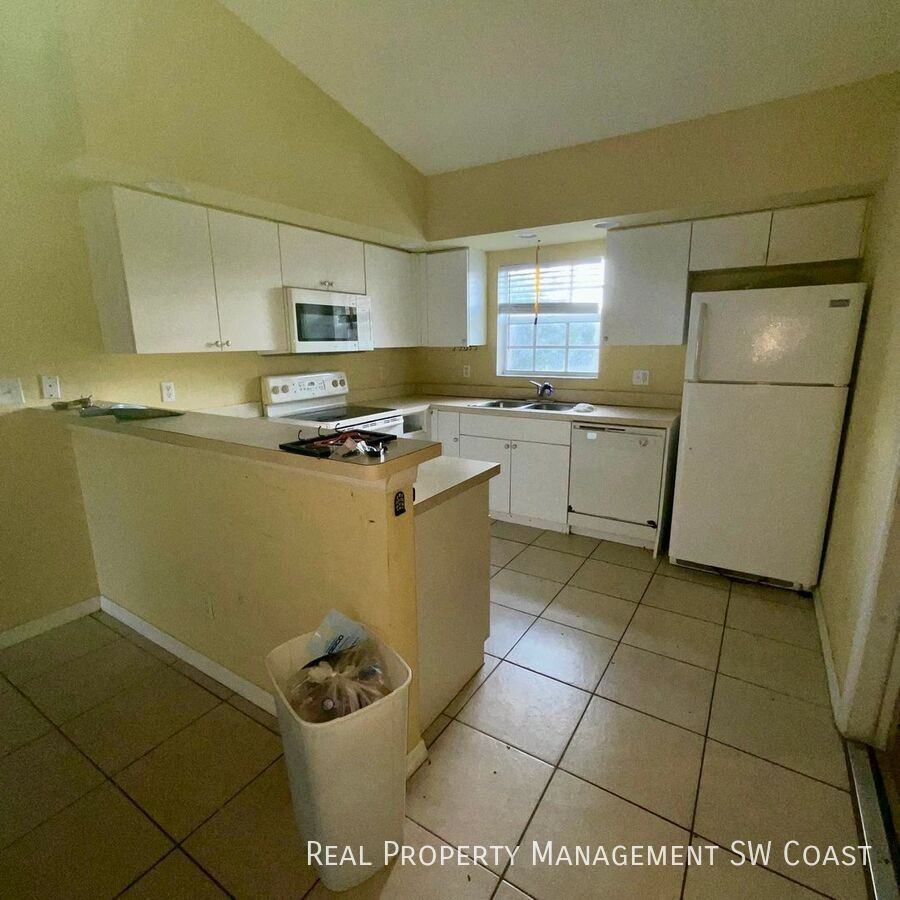 3940 20th St W - Photo 5 of 7